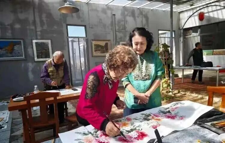 内蒙古诗书画研究会艺术创作写生基地在和林格尔揭牌.jpg