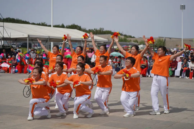 2023年和林格尔县第十四届芍药文化旅游节“花开盛乐 情满和林”广场舞比赛举行