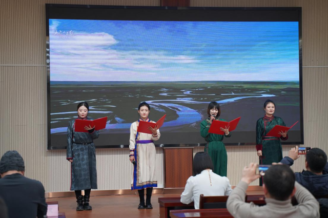 和林格尔县文学艺术界联合会举办“守望相助·诵享北疆”主题朗诵活动 第4张