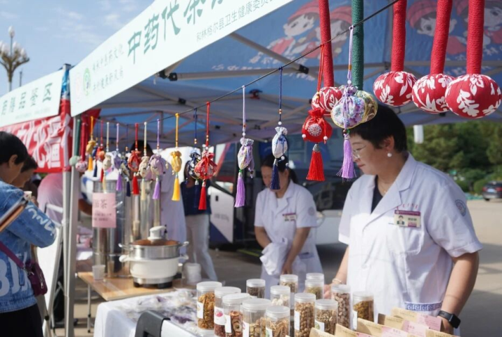 中（蒙）医义诊+时令养生！和林格尔县“秋享岐黄暖”活动守护群众健康