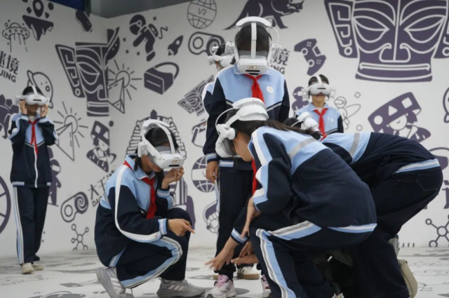 团县委组织百名学生赴“云谷之境探索港”研学实践