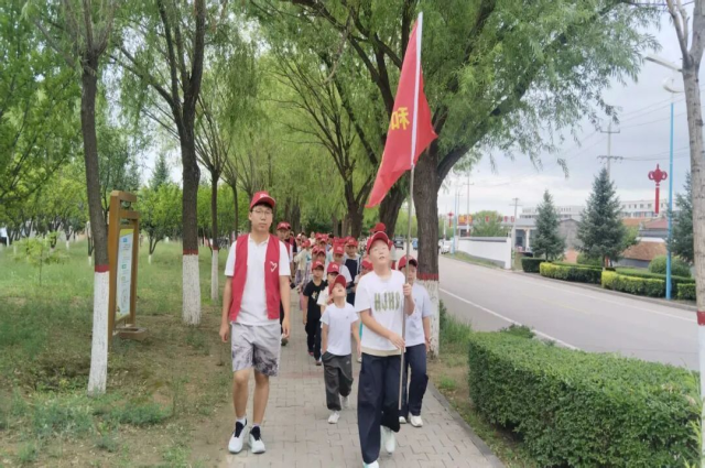 和林格尔县图书馆：走进消防队 安全伴成长