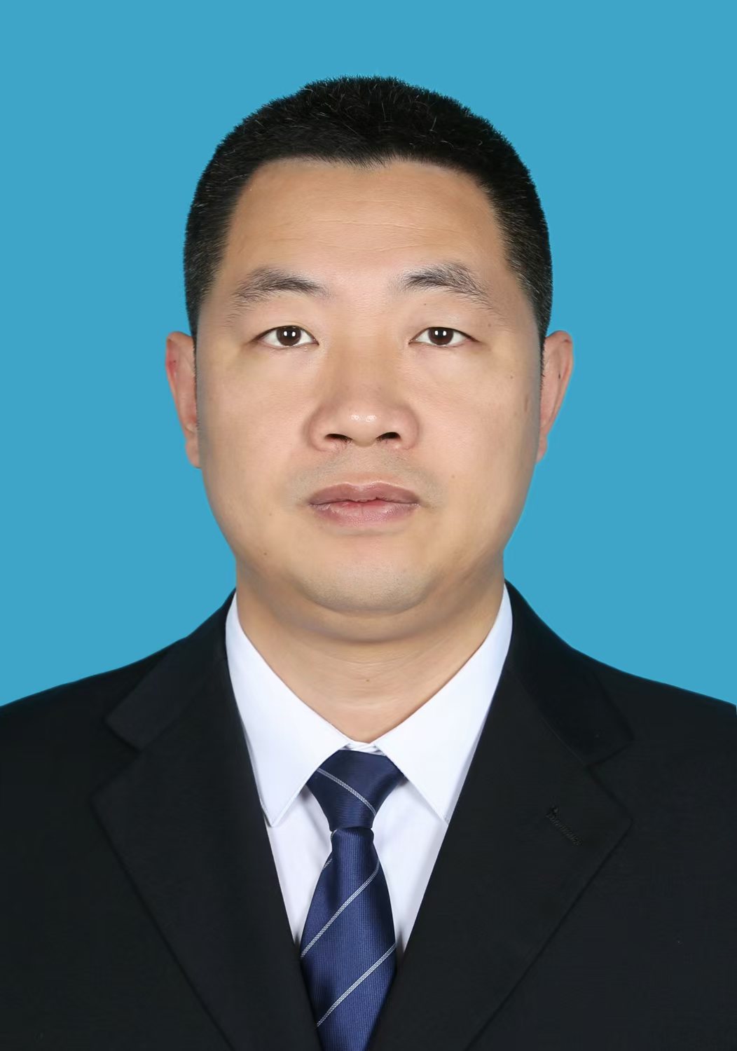  贾　微