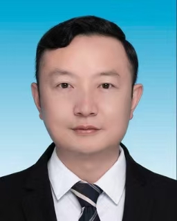  张　智